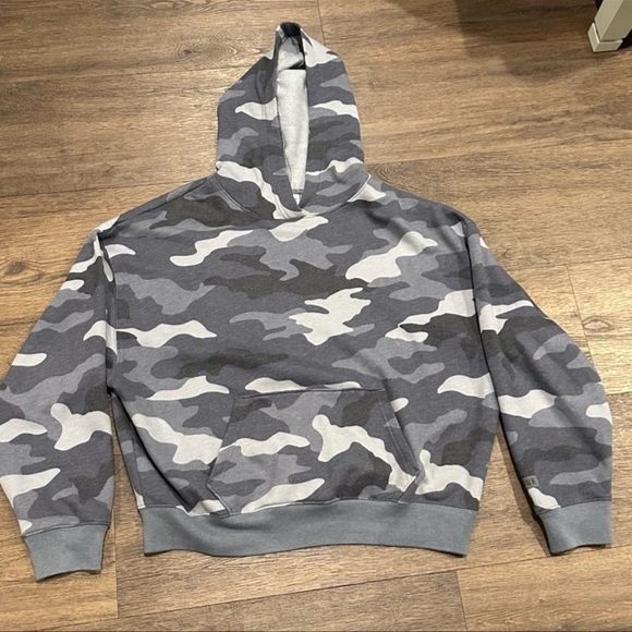 PINK Victoria's Secret Sweaters - PINK Oversized cropped hoodie camo blue small
Lightweight hoodie